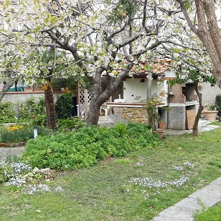 Alojamento de Acomodação e Pequeno-almoço Garden Vada